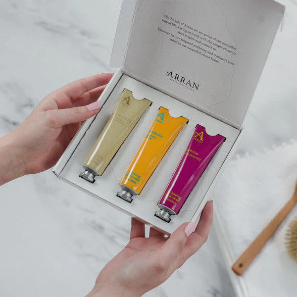 Arran Aromatics Hydrating Hand Cream Gift Set MFS003 opened by model