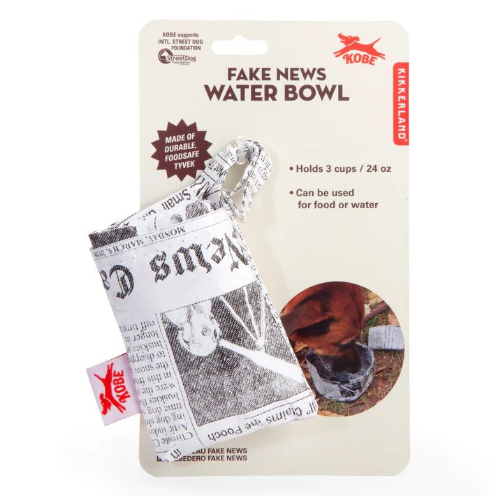 Kikkerland Doggy Fake News Water Bowl DIG30 package