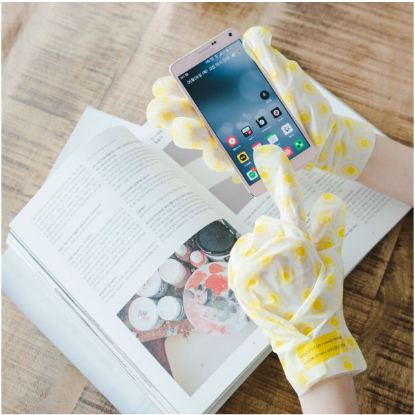 Kocostar Hand Moisture Pack on model