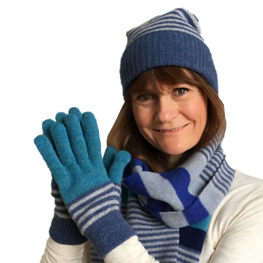 Old School Beauly Knitwear - Ullapool Hat on model with matching gloves & scarf