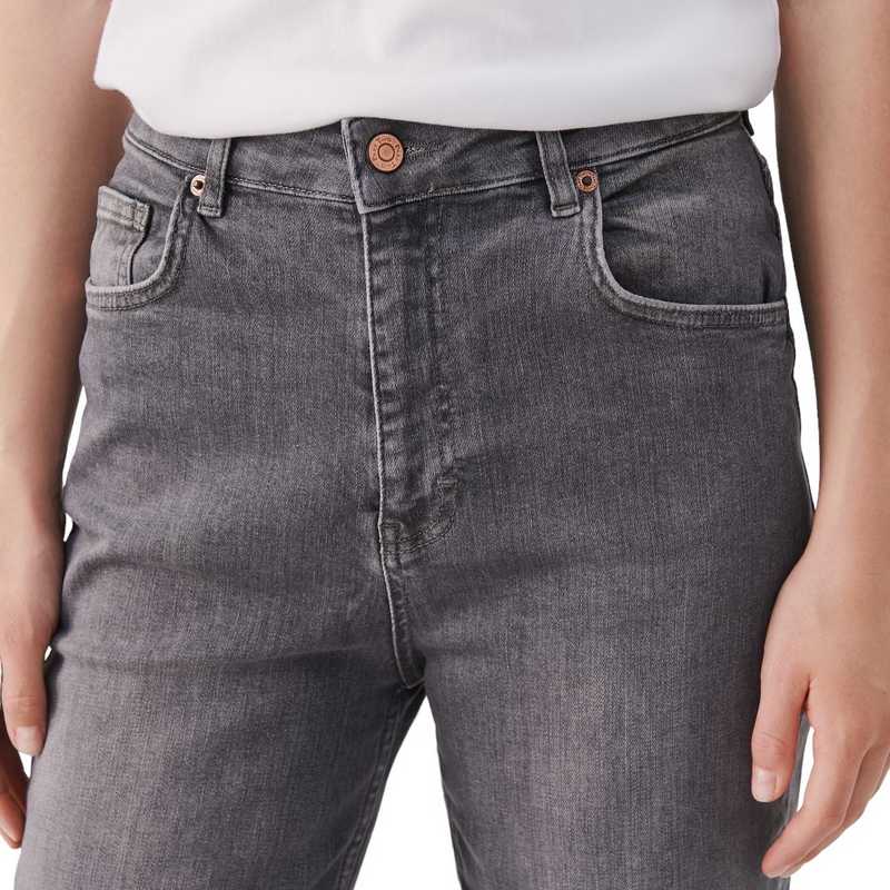 Part Two Clothing Hela Jeans Grey Vintage Denim 30305887-300152 on model waist detail
