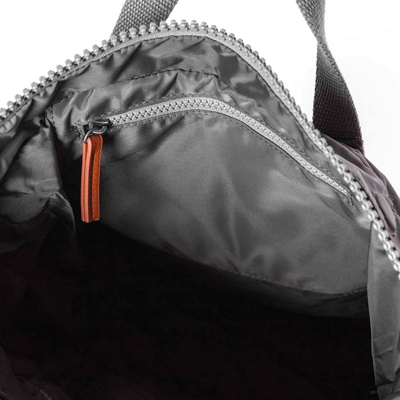 Roka Backpack Canfield B Sustainable Graphite Medium inside zip