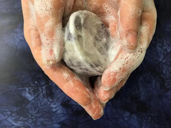 Siabann Shampoo Bar in a Tin - in use