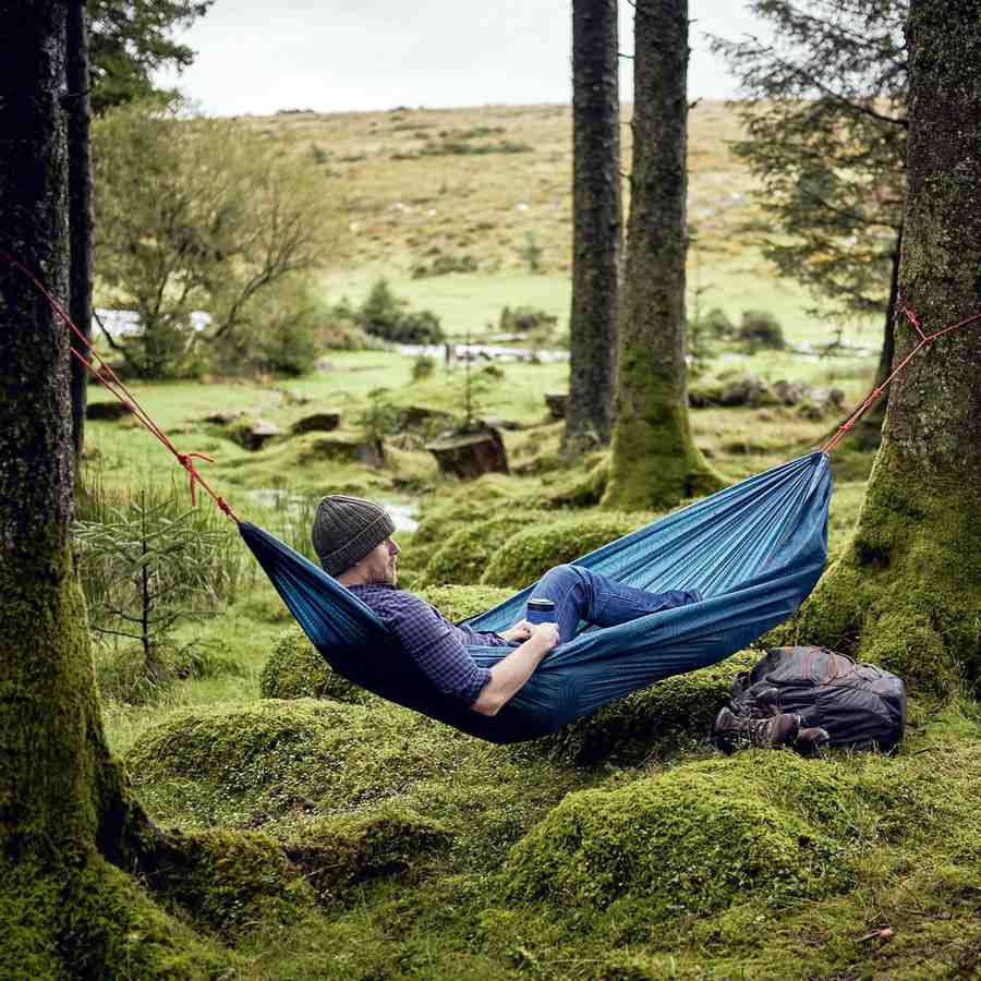 Travel Hammock GEN387 in use
