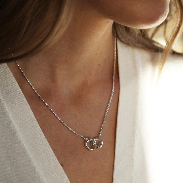 Tutti & Co Daze Necklace Silver-Plated NE548S on model