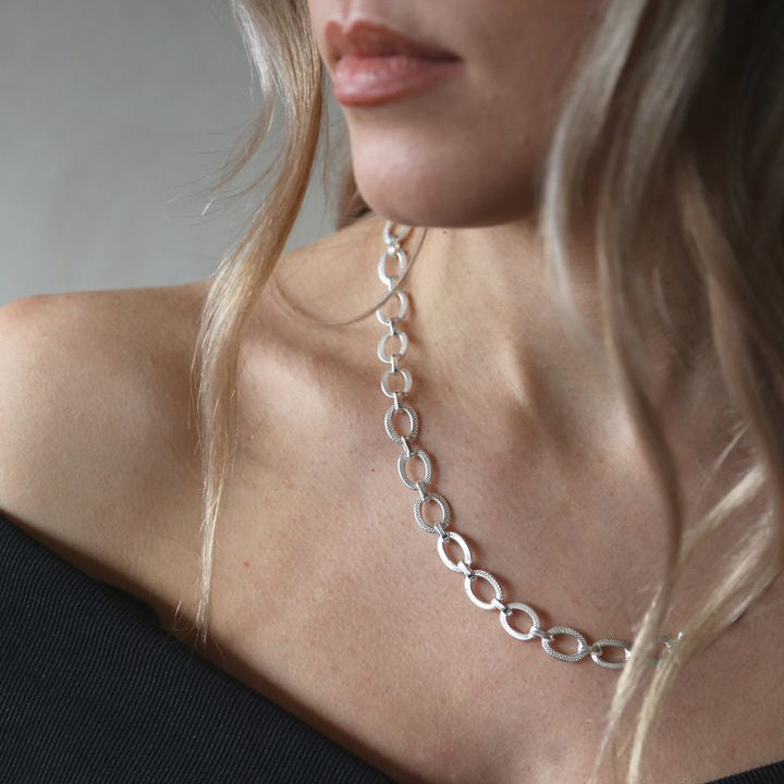 Tutti & Co Harbour Necklace Silver Plate NE524S on model