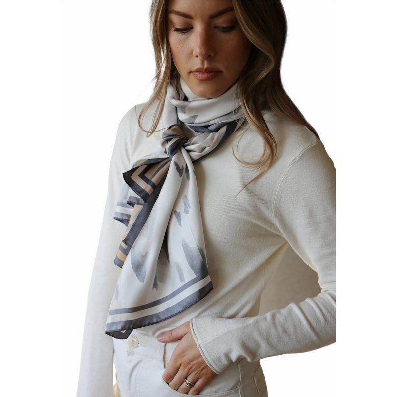 Tutti & Co Haze Scarf S323 on model