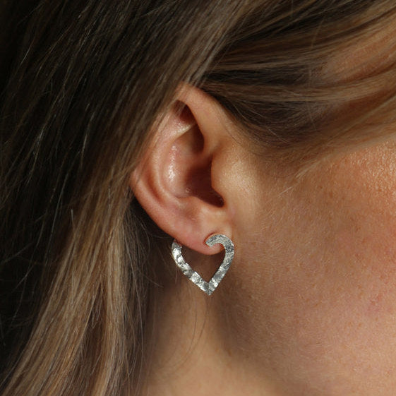 Tutti & Co Honest Earrings Silver-Plated EA445S on model 2