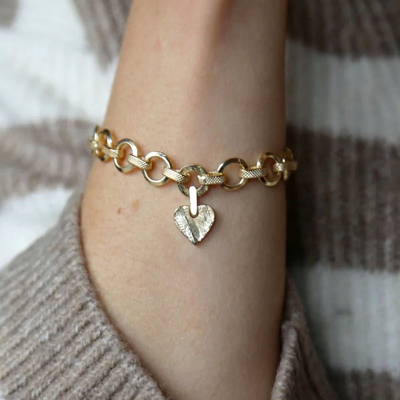 Tutti & Co Jewellery Precious Bracelet Gold-plated BR583G on model close-up