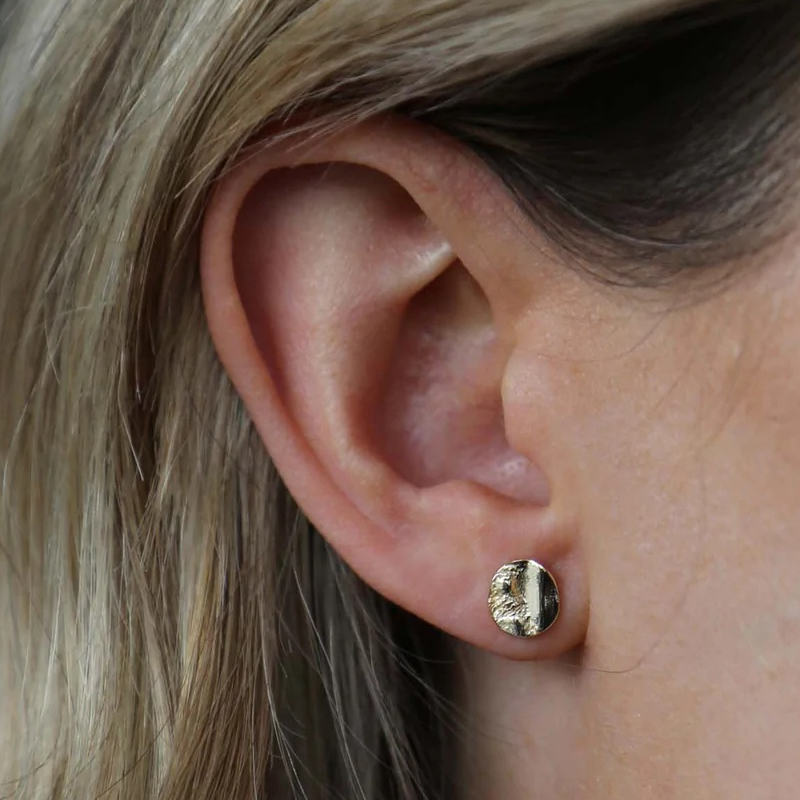 Tutti & Co Jewellery Seashore Earrings Gold EA474G on model