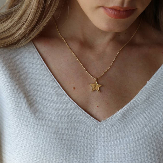Tutti & Co Midnight Star Necklace Gold NE541G on model