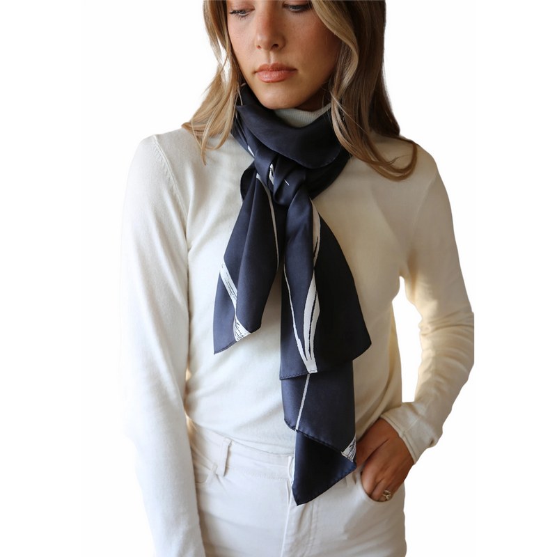 Tutti & Co Mist Scarf S327 on model