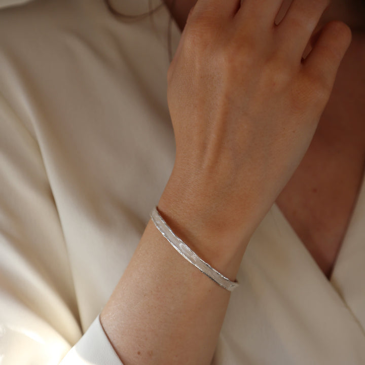 Tutti & Co Pearl Enamel Bangle Silver-Plated BR544S on model