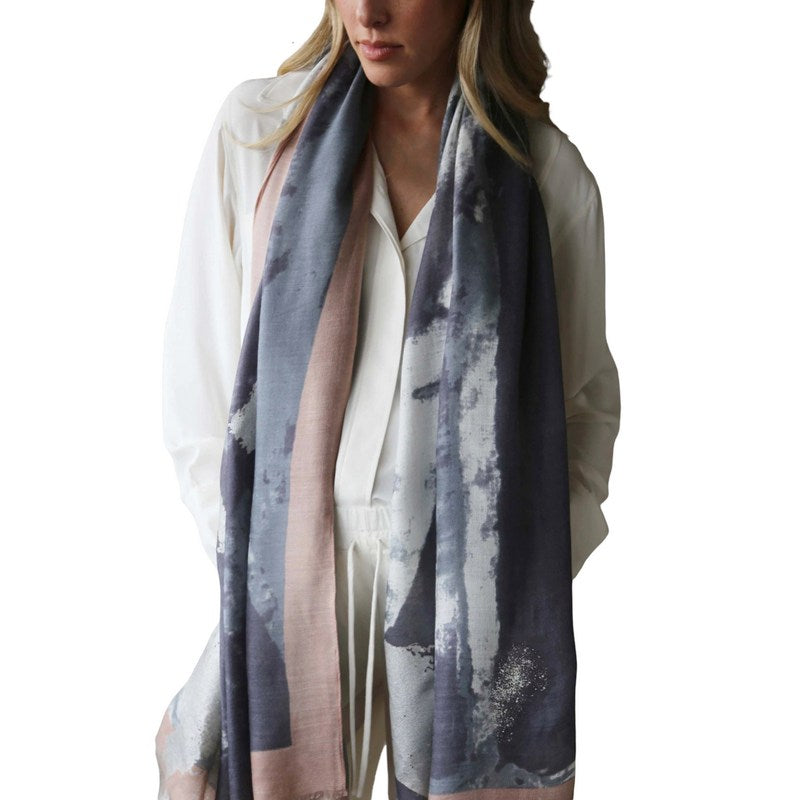 Tutti & Co Platnium Scarf S366 on model