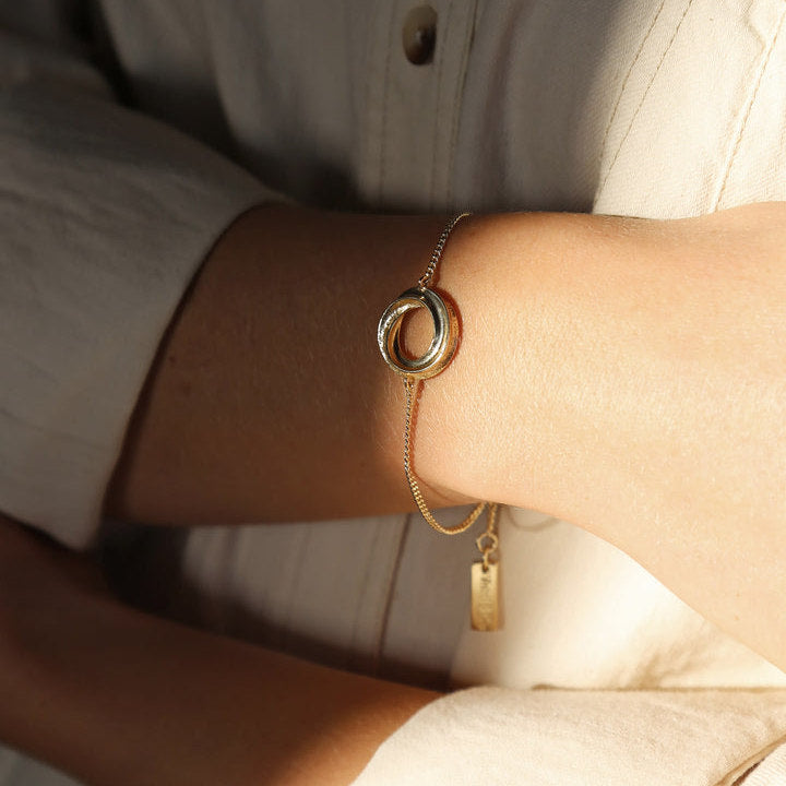 Tutti & Co Riverine Bracelet Gold-Plated BR550G on model