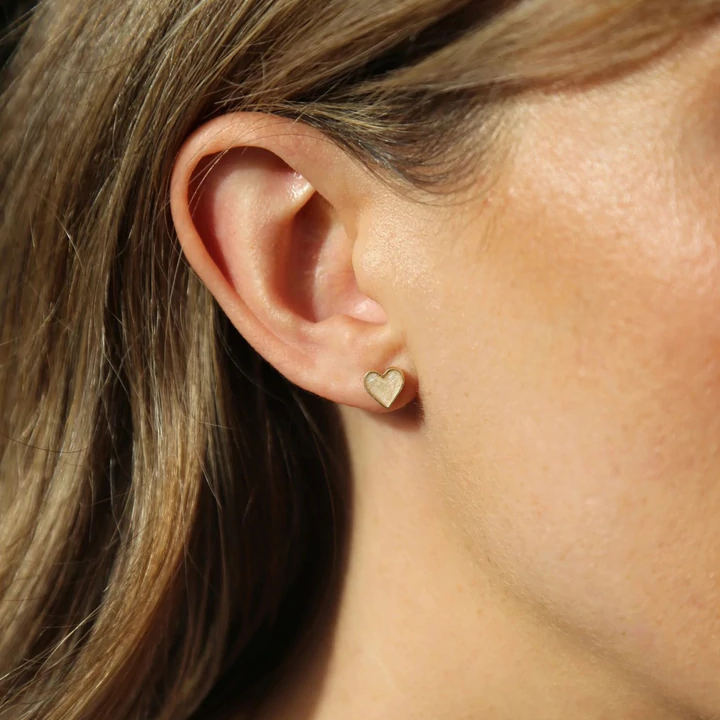 Tutti & Co Trust Earrings Gold EA456G on model