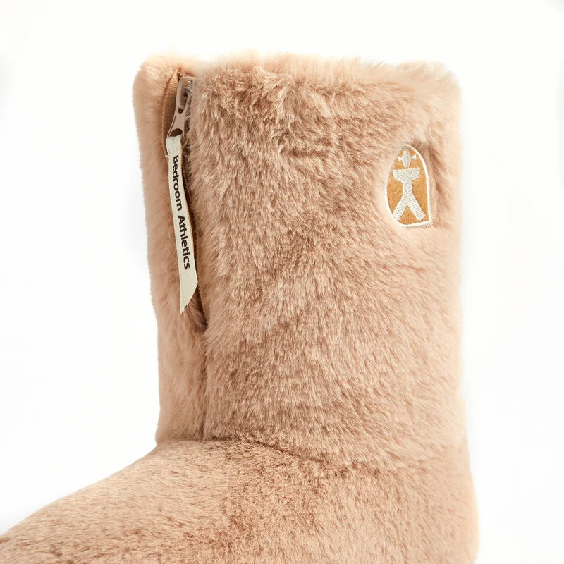 Bedroom Athletics Marilyn Faux Fur Slipper Boot Gingerbread close-up