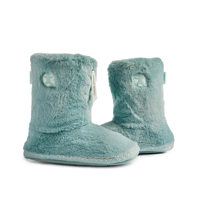 Bedroom Athletics Marilyn Faux Fur Slipper Boot SeafoamPair angled