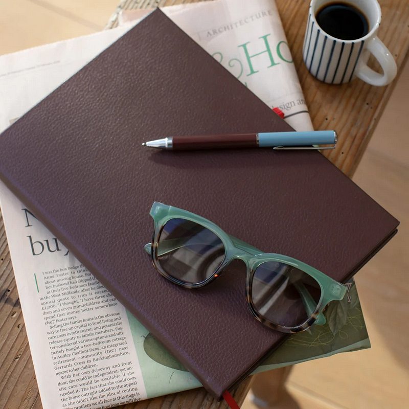Caroline Gardner Casebound Slim Notebook and Pen Wine MCDP101 lifestyle
