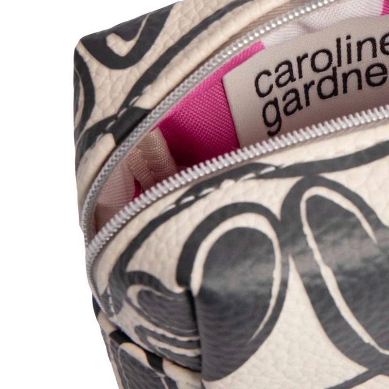 Caroline Gardner Mono Linked Hearts Ultra Mini Cube Cosmetic Bag UMC102 zip detail