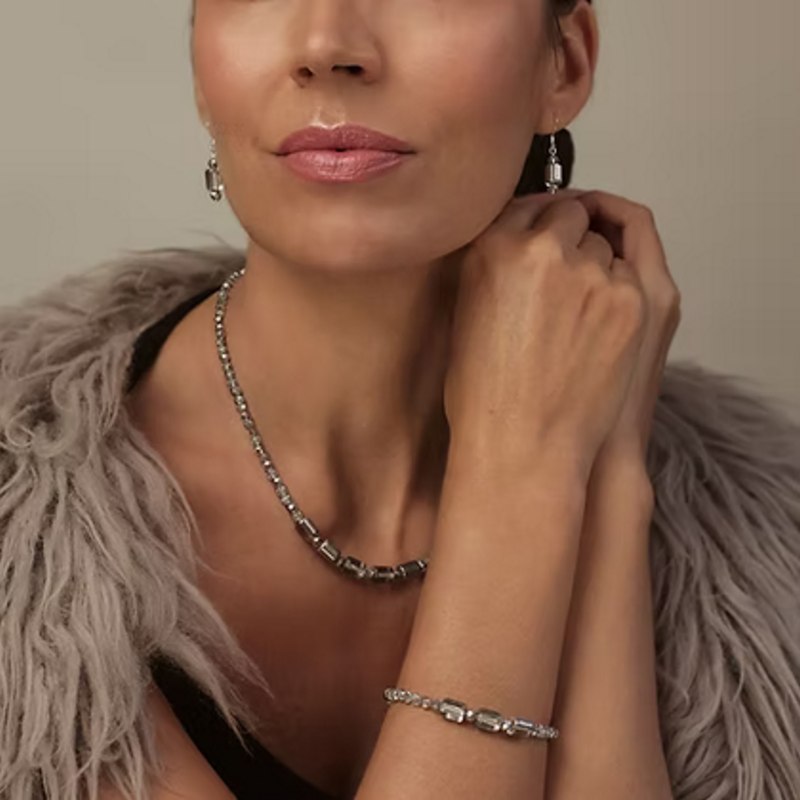 Carrie Elspeth EH1905 Silver Dazzle Earrings model