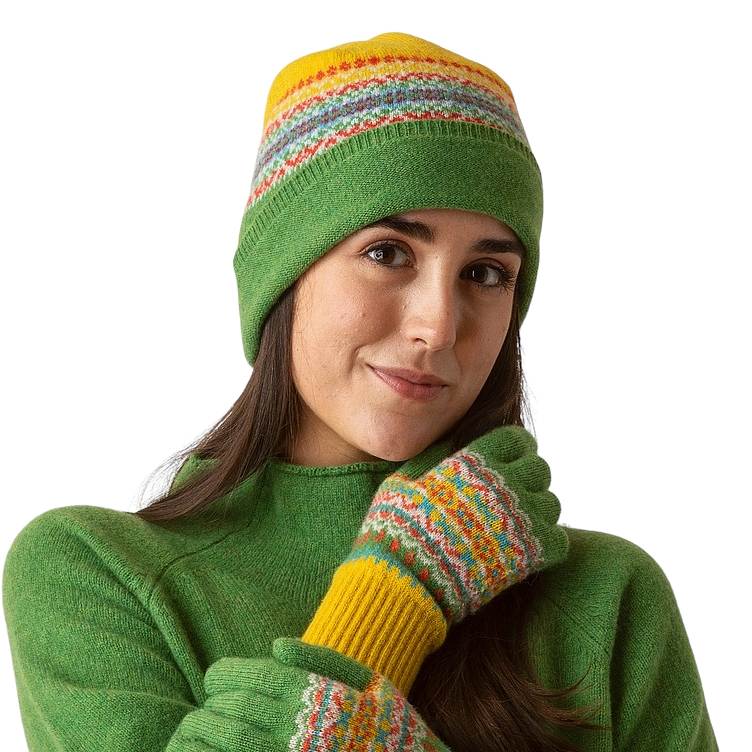 Eribe Knitwear Alloa Beanie in Green Lilli H4209 on model
