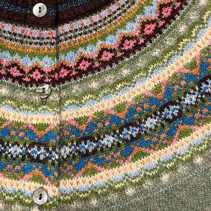 Eribe Knitwear Alpine Fairisle Merino Cardigan in Willow detail