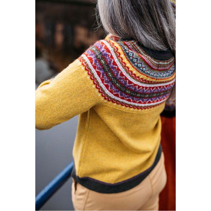 Eribe Knitwear Alpine Short Sweater Findhorn on model lifestyle rear