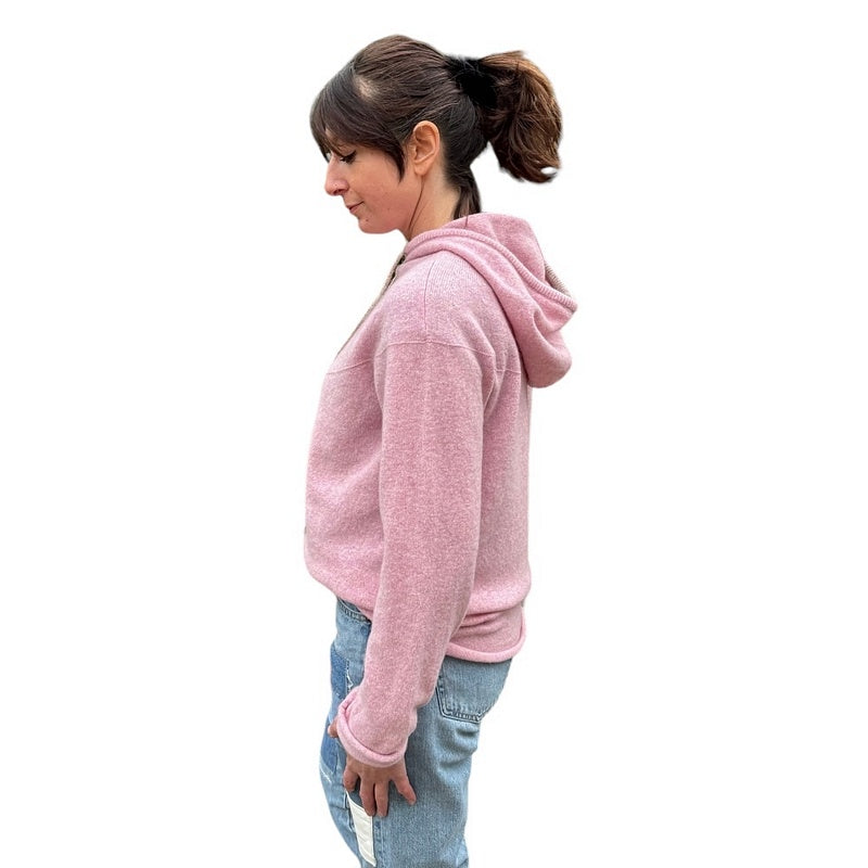 Eribe Knitwear Corry Hoody Sweater P4273 Pink Haze on model 2 side