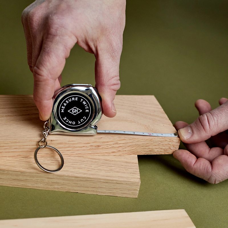 Gentlemen's Hardware Key Chain Tape Measure GEN883 in use