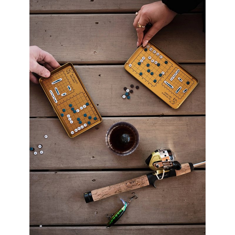 Gentlemen's Hardware Off The Hook Game GEN893 lifestyle
