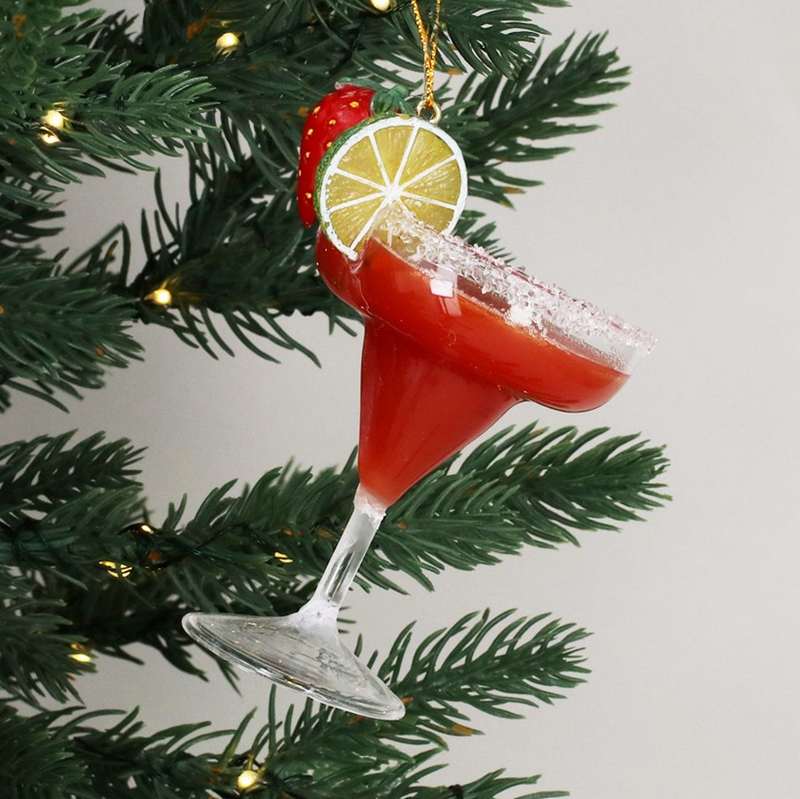 Gisela Graham Glass Strawberry Diaquiri Decoration 02663 lifestyle