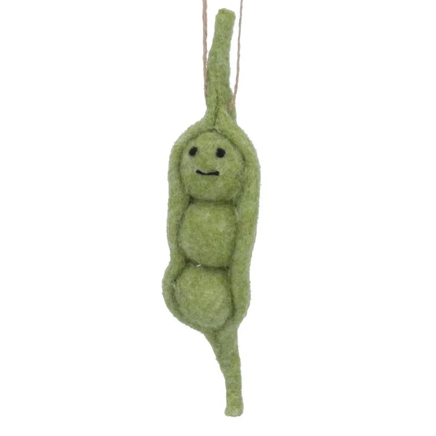 Gisela Graham Mixed Wool Veg Decoration Peapod 86037 front