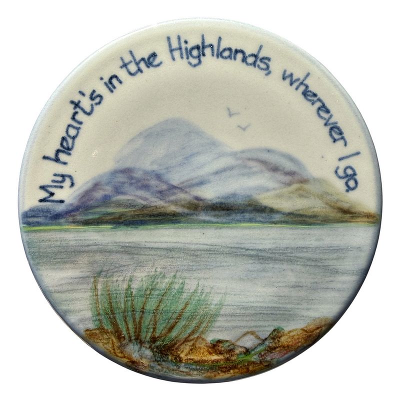 Highland Stoneware My Heart's In The Highlands Small Round Stand front 2