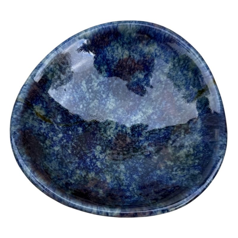 Highland Stoneware Lewis Pebble Dish Small 0567LE top