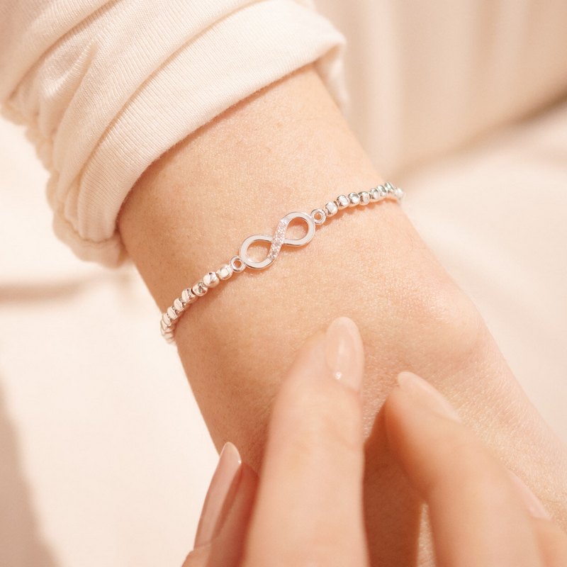 Joma Jewellery Forever Friendship Bracelet 6154 on model