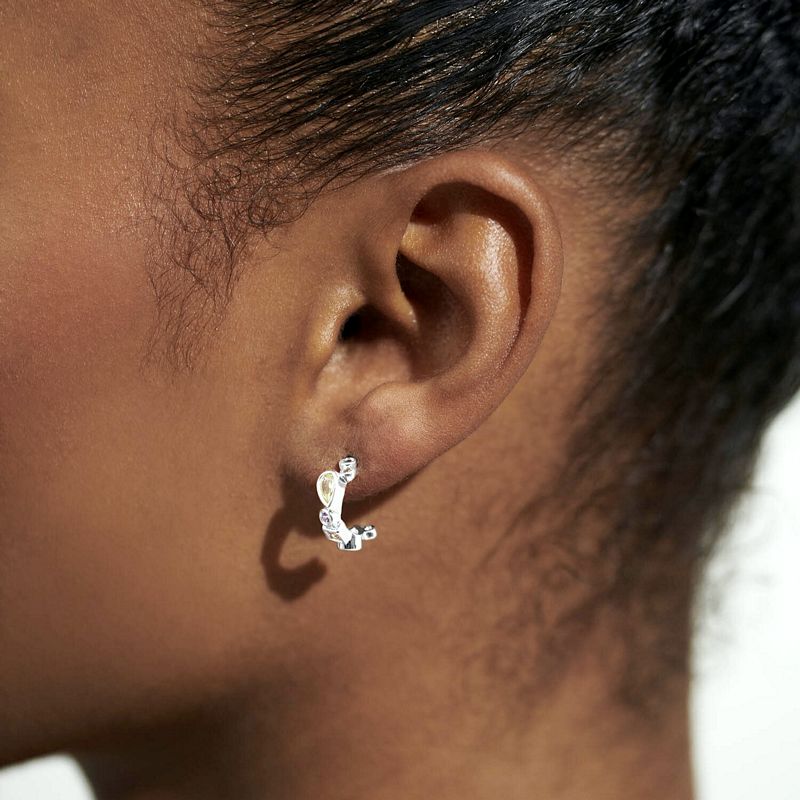 Joma Jewellery Radiant Treasures Ear Huggies 5838 on model