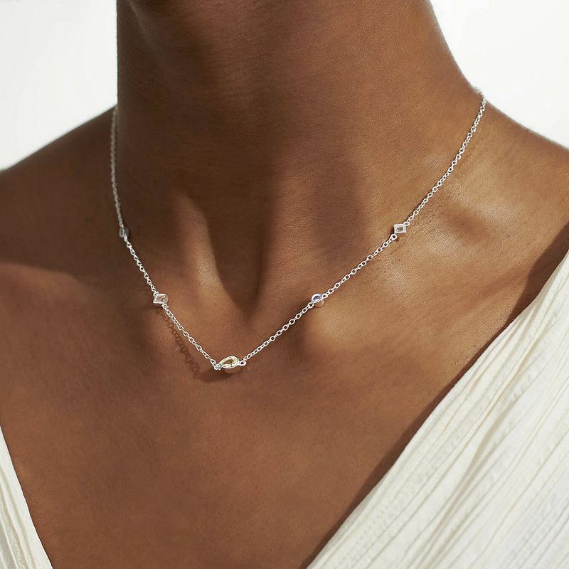 Joma Jewellery Radiant Treasures Necklace 5836 on model