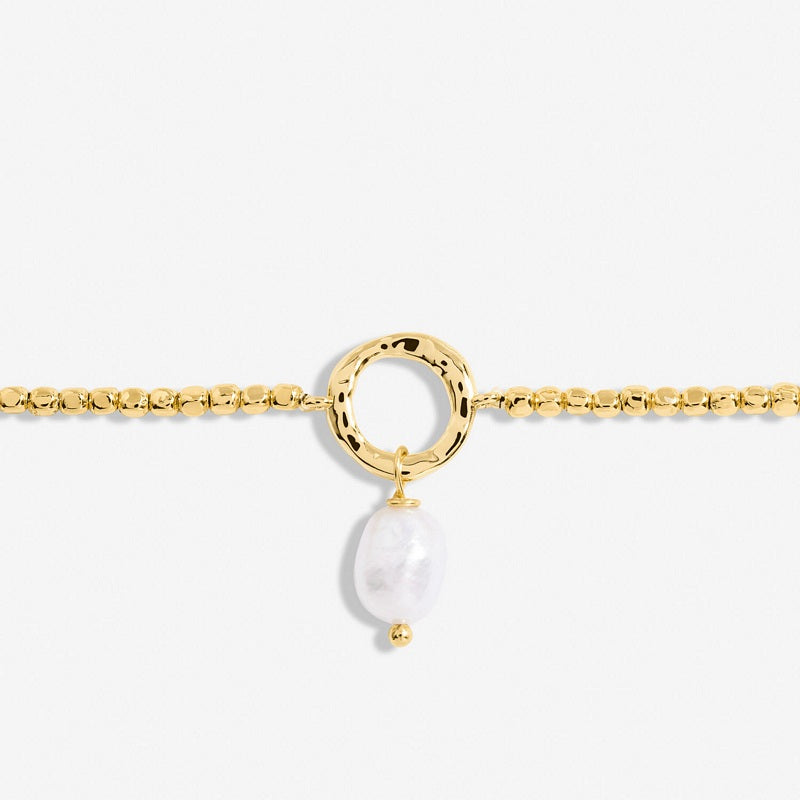 Joma Jewellery Solaria Baroque Pearl Bracelet 7161 close up