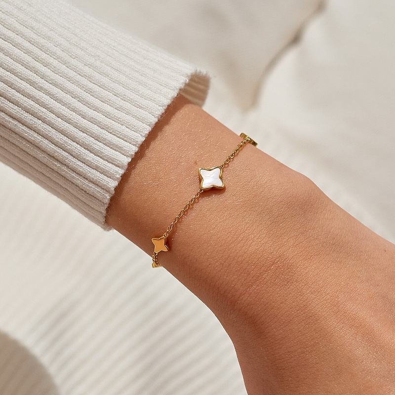 Joma Jewellery Style Stories Mother Of Pearl Clover Gold Bracelet 9203 on model