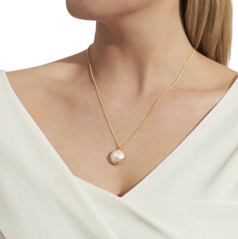 Joma Jewellery Summer Solstice Coin Pearl Necklace 5689 on model