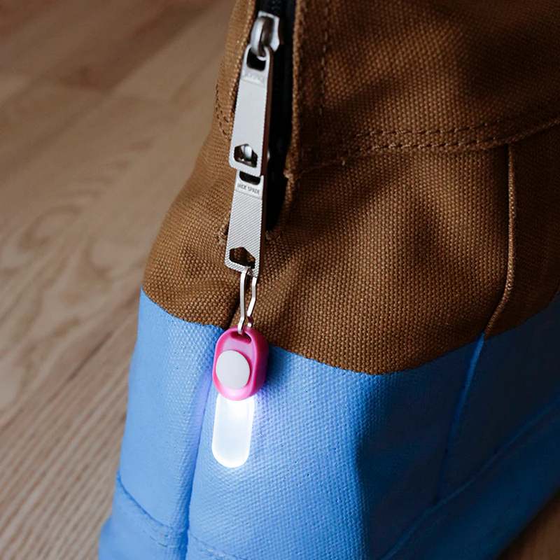 Kikkerland Mini Zipper Light FL45-A-EU lifestyle