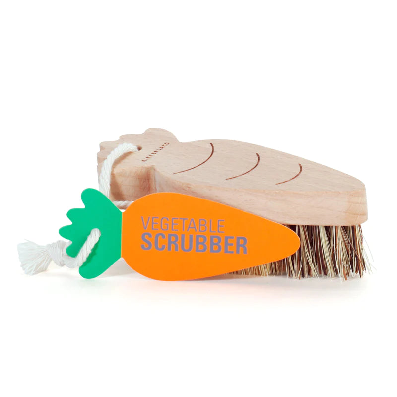 Kikkerland Wooden Carrot-shaped Vegetable Scrubber CU355 with label