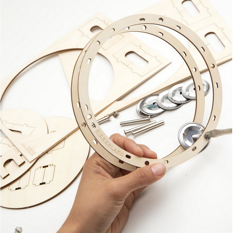 Kikkerland Make Your Own Tambourine GG158 contents