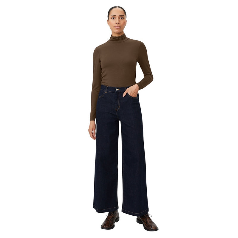 Masai Clothing Brooklyn Jersey Long-sleeved Top Slate Black 1011885-4116S on model main