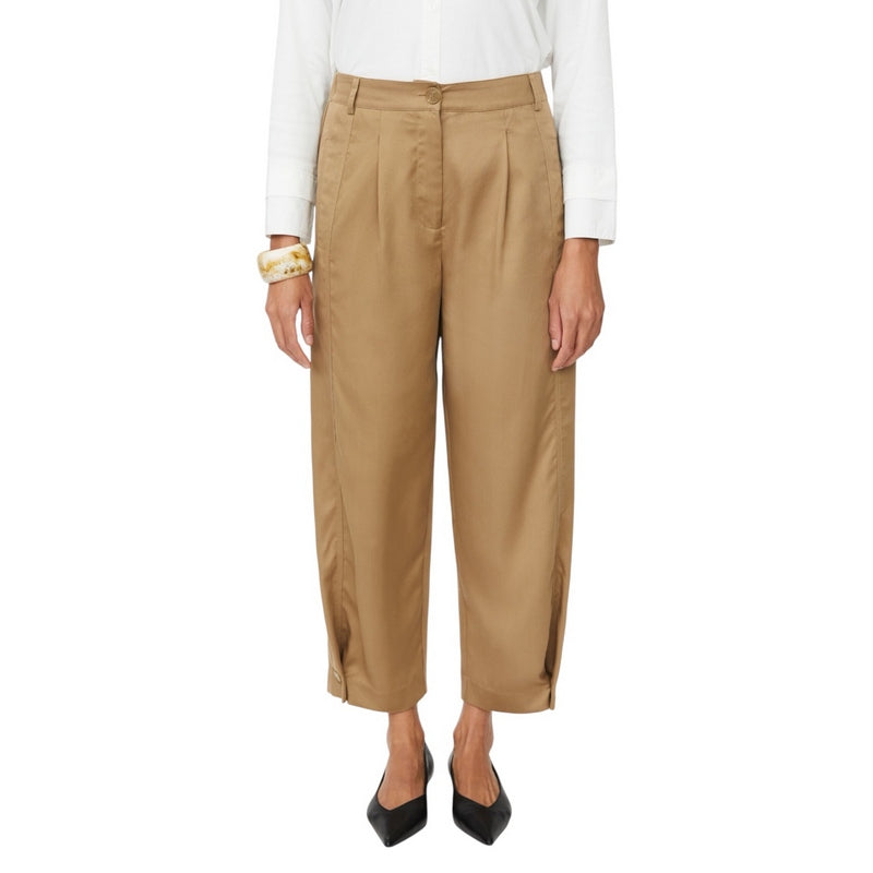 Masai Clothing Punna Flannel Trousers Petrified Oak 1012042-4101S on model front