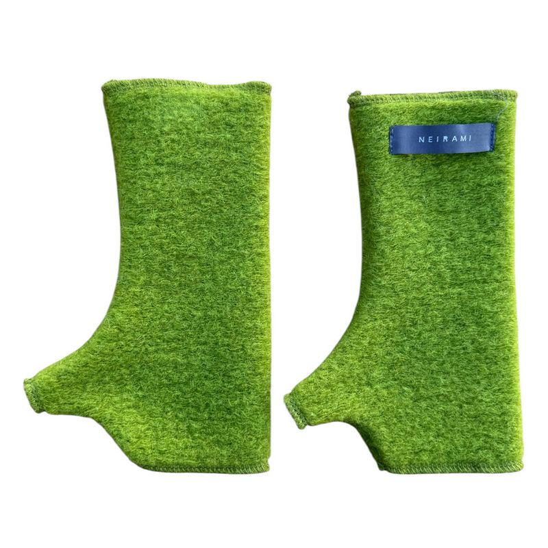 Neirami Clothing Short Gloves Pistacchio front and back