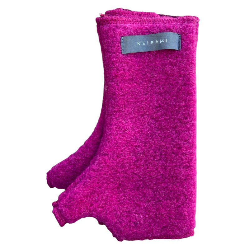 Neirami Clothing Short Wool-blend Gloves in Raspberry together