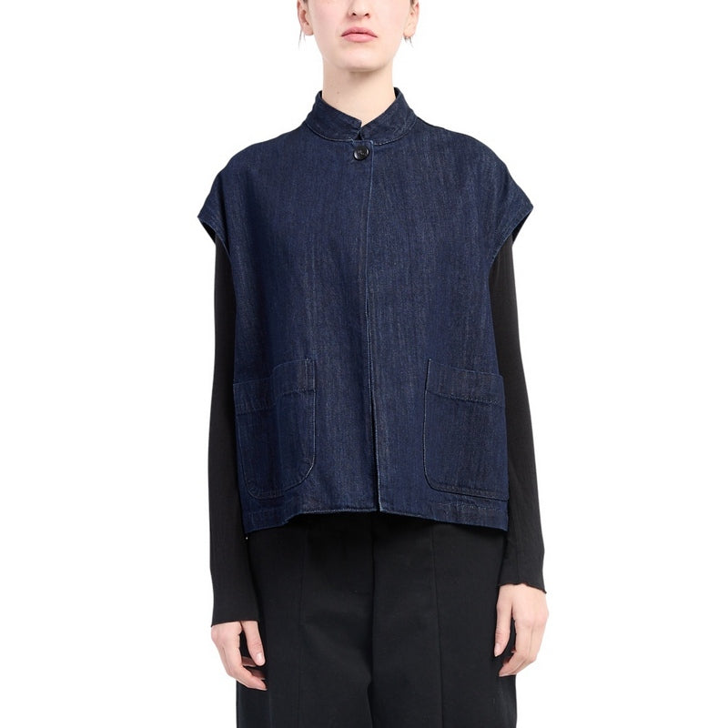 Neirami Gilet Denim Indigo C206 on model front