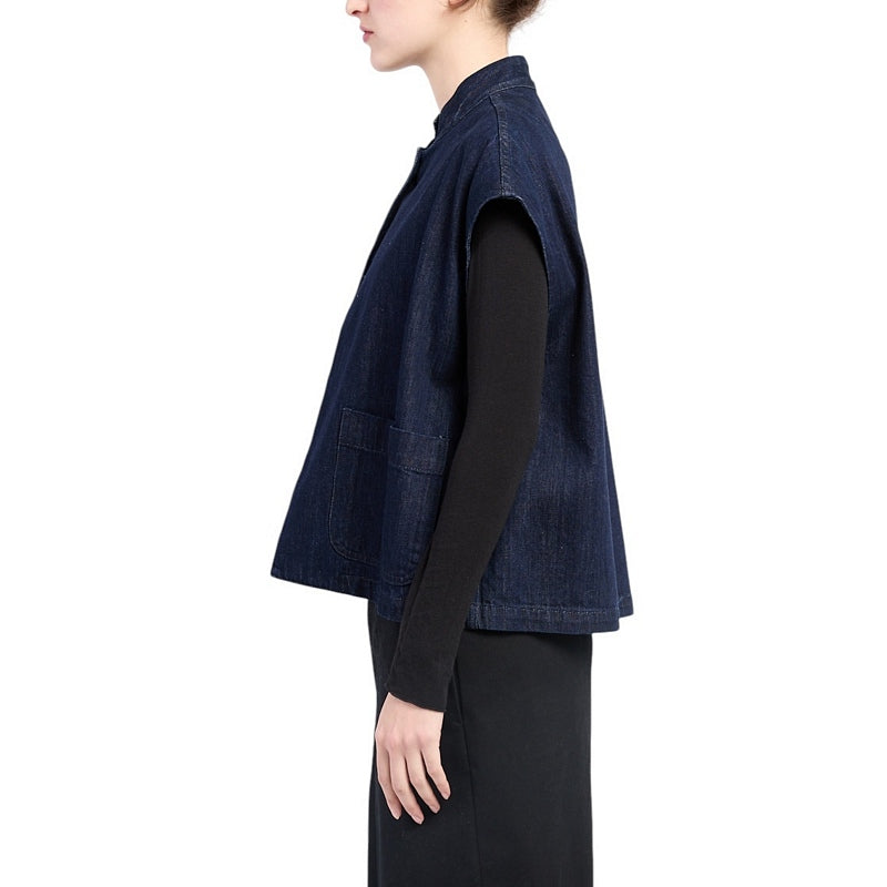 Neirami Gilet Denim Indigo C206 on model side